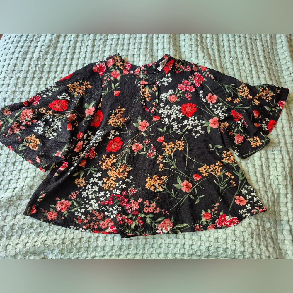 Gorgeous Floral Black Blouse
